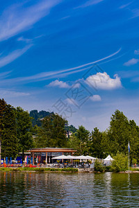 在卢塞恩湖的VerkehrshausL图片