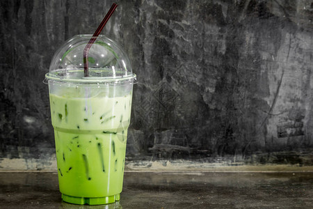 冰奶绿茶图片