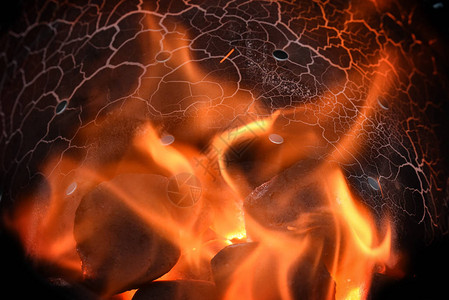 烧烤烟囱起炉火背景及复制空间中燃烧着背景图片
