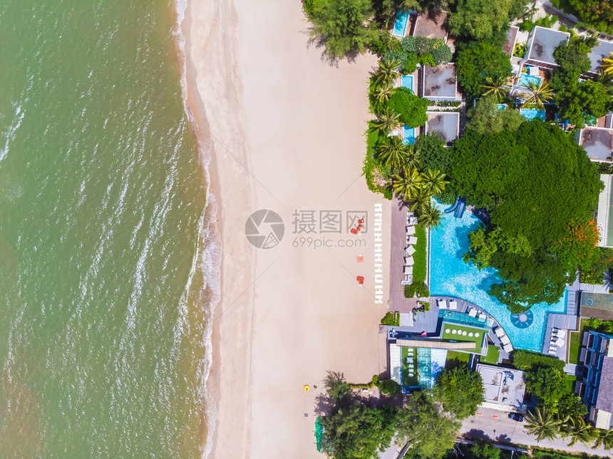 豪华酒店和旅游度假胜地中游泳池与海和图片