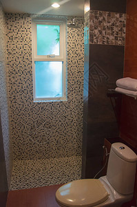 现代室内浴室淋浴图片