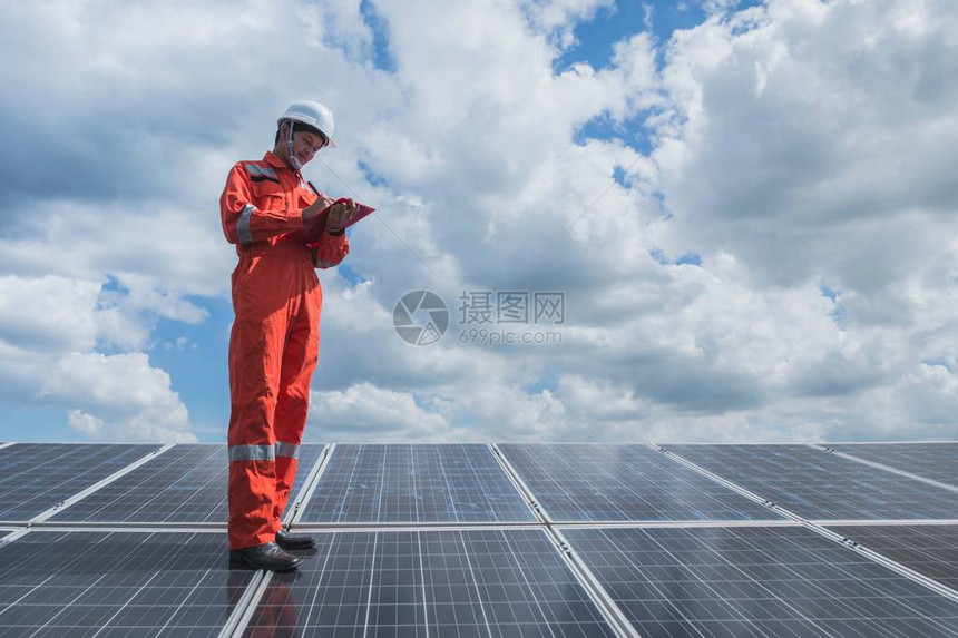 太阳能发电厂的运行和维护图片