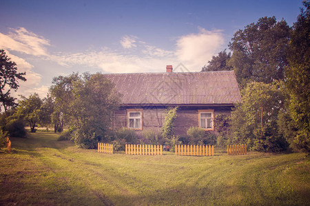 放松的乡村避暑别墅图片