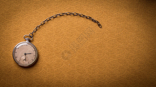 古老的手表在拉皮图片