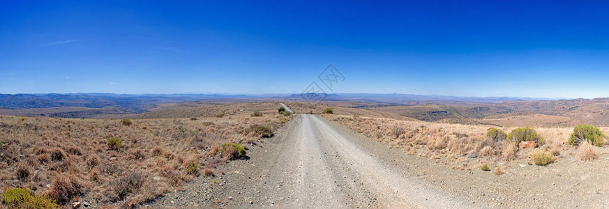 南非东开普草原沙漠中的地面图片