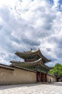 韩国首尔昌庆宫红花门正背景图片