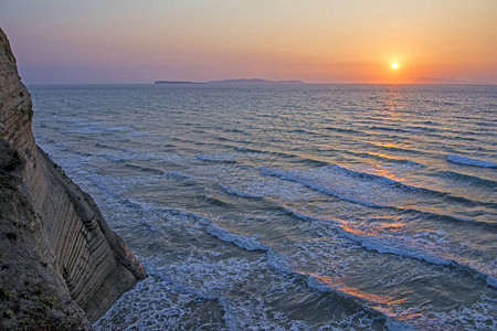 在希腊科孚岛著名的洛加斯海滩悬崖悬崖上悬崖的海图片