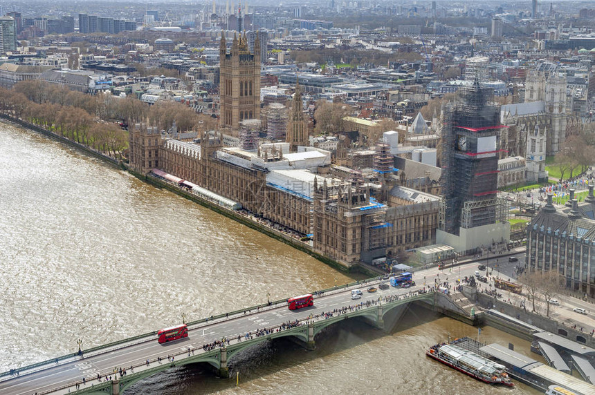 被称为大本钟伦敦的标志地标和威斯敏特宫在2017年初以来的重大翻图片