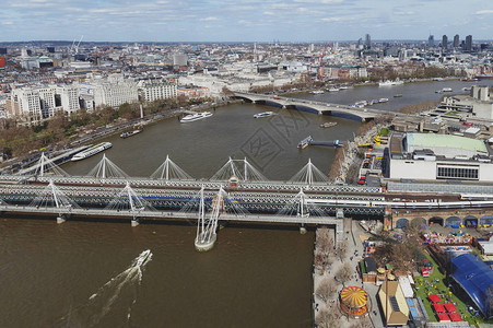亨格福德桥的鸟瞰图图片