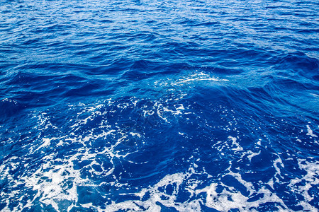 蓝海和白海泡沫图片