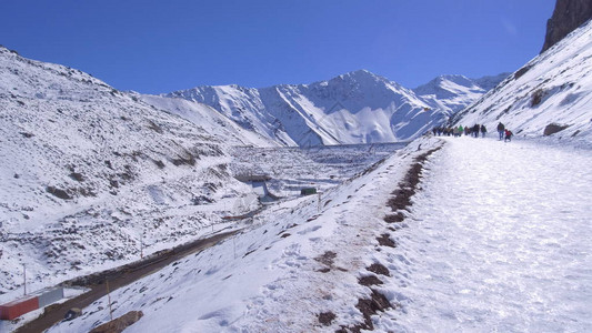 山雪与自然景观图片