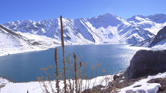 山雪与自然景观图片