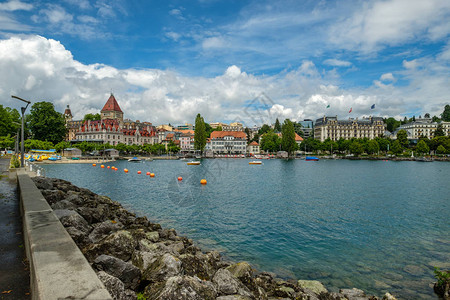 乌奇是瑞士洛桑的一个城区该区位于日内瓦湖畔地标是乌奇城堡图片