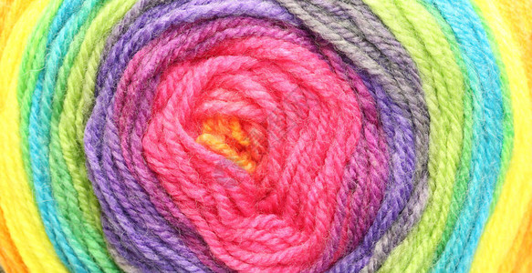 彩色羊毛串的长图片