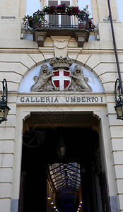 画廊的宽入口称为GalleriaUmbertoI图片