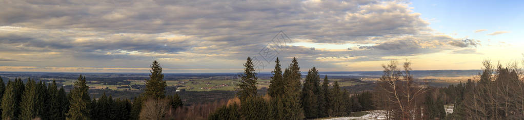 白天时佩森贝格的景观高清图片