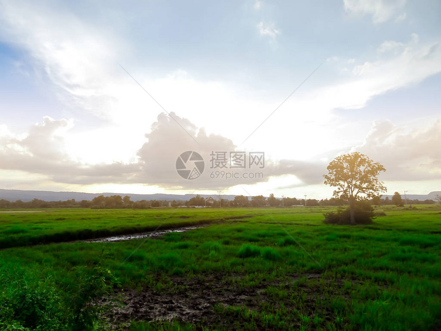 田野晚上天空乡村图片