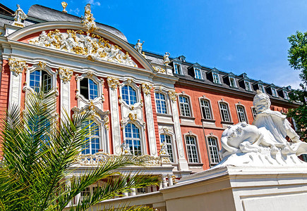 复兴与Rococo建筑选举宫紧靠巴西利卡Basilica图片