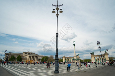 匈牙利布达佩斯的主要广场之一高清图片