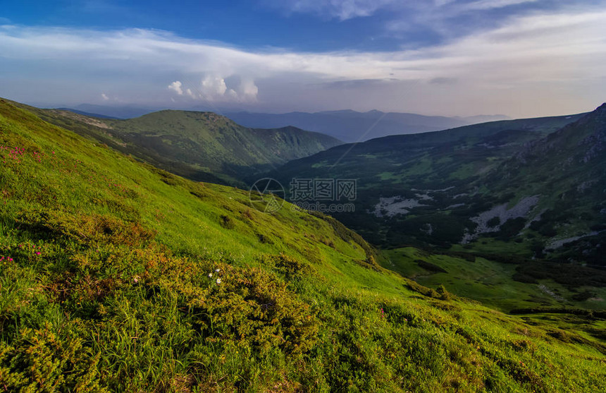 乌克兰喀尔巴阡山脉高山的美图片