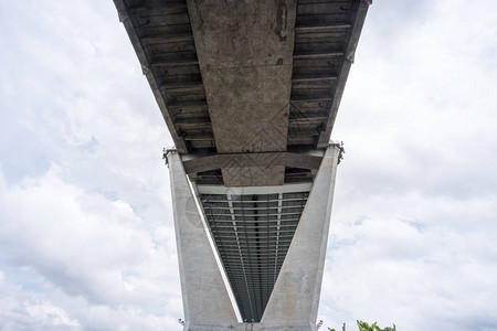 这座美丽的Bhumibol桥图片