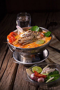 传统泰式辣海鲜汤冬阴功图片