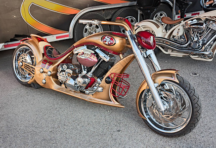 由意大利Custombike开发的定制摩托车HarleyDavidson背景图片