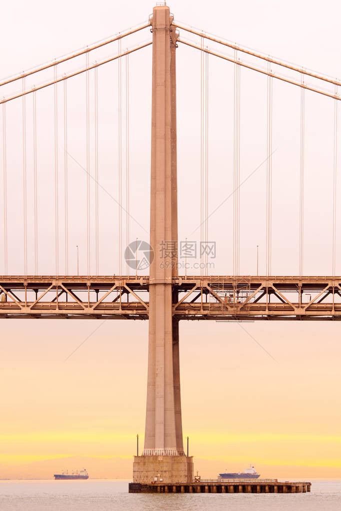 美国加利福尼亚州旧金山日落时圣弗朗西斯科奥图片