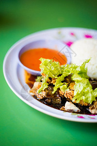 马六甲当地餐厅新准备的马来西式鸡肉图片