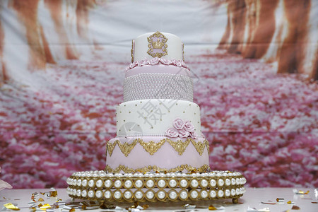 庆祝1岁女孩的生日蛋糕图片