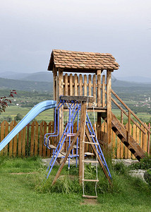 农村地区儿童游乐场的儿图片