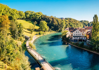 瑞士伯尔尼老城与河流图片