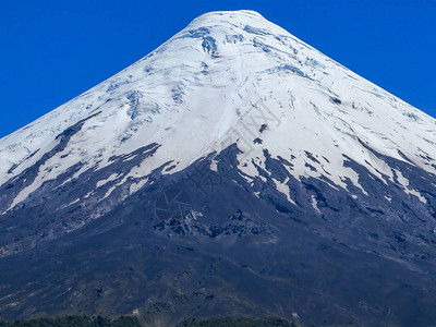 奥索诺火山雪峰在智利南图片
