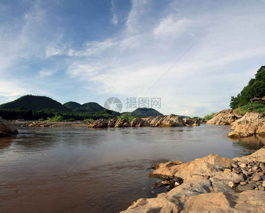 老挝北部亚洲的梅孔河和天空图片