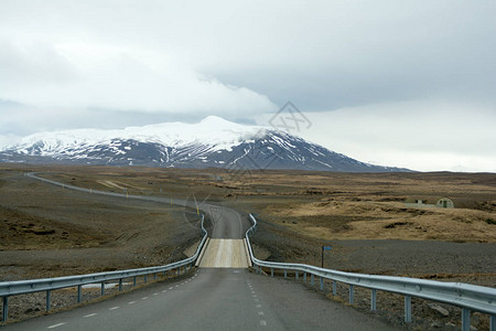 在冰岛路线的阴天图片
