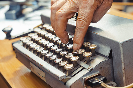 古董打字机老式打字机图片