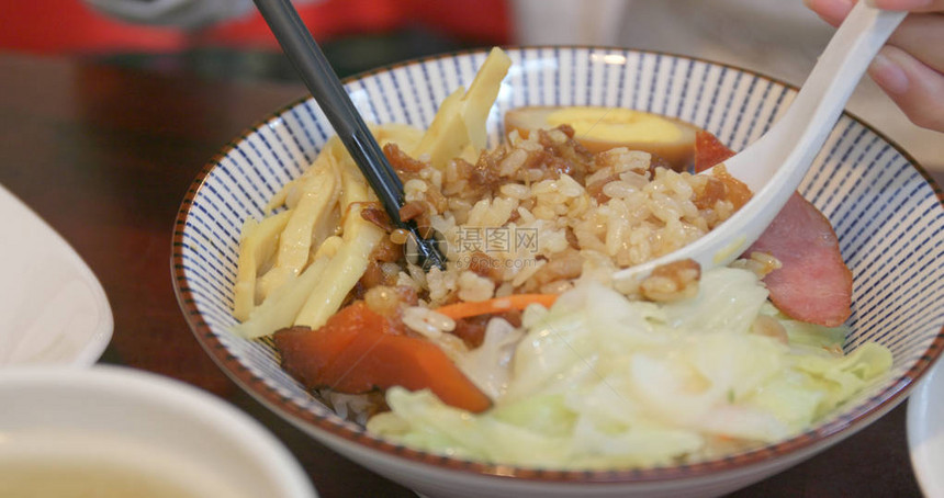 餐厅的肉末饭图片