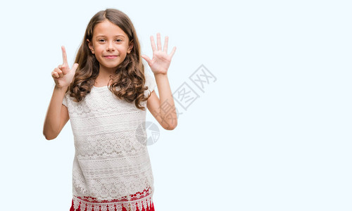 布莱奈特的西班牙女孩露面用七号手指举起指头微笑图片