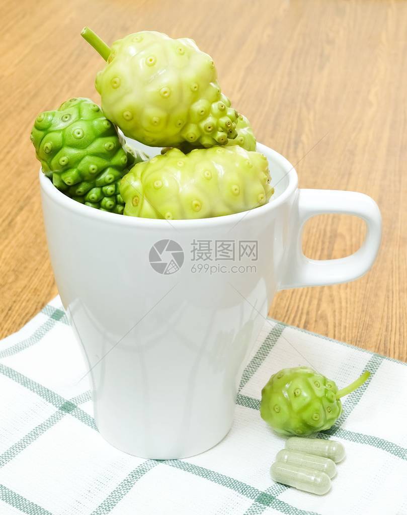 蔬菜和草本植物诺丽果海巴戟大巴戟天印度桑椹海滩桑葚或奶酪水果图片