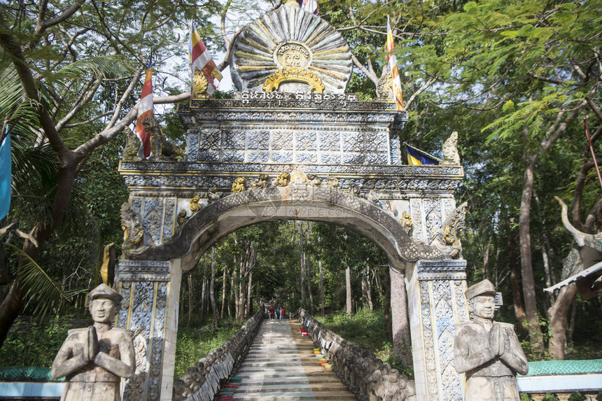 柬埔寨磅同市附近的金边桑图克寺庙图片