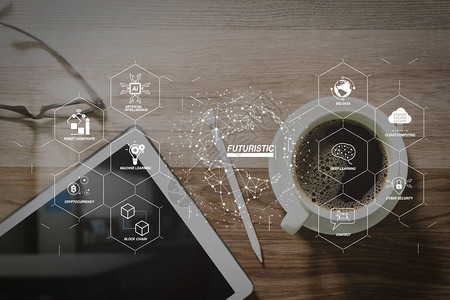 工业40的未来主义和带有人工智能机器人助手云大数据和自动化的业务虚拟图咖啡杯和数字桌面底座智能键盘眼镜木桌上的手写背景图片