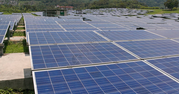 太阳能电池板厂站图片