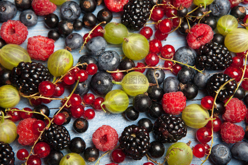 各种新鲜的夏季浆果顶视图浆果混合水果颜色食品甜点浆果抗氧化剂图片