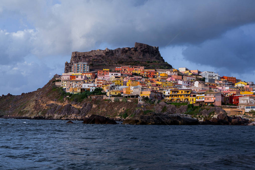 意大利撒丁岛的中世纪城市图片