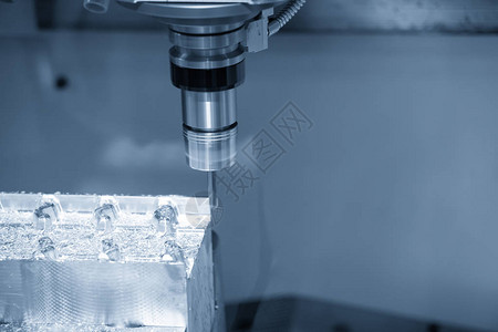 CNC碾磨机用固态球末端工具切割注射模具部分高科技制造过程图片