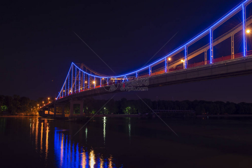 基辅人行天桥灯旅游城市景观图片