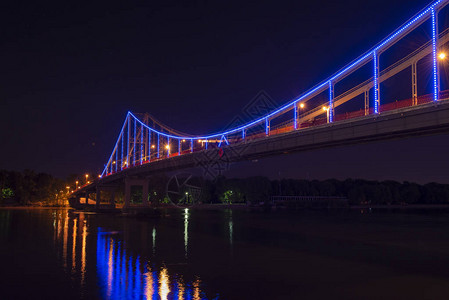 基辅人行天桥灯旅游城市景观图片