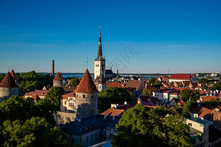 参观爱沙尼亚塔林老城在阳图片