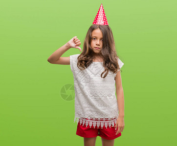 布莱奈特斯panic女孩戴着生日帽子图片