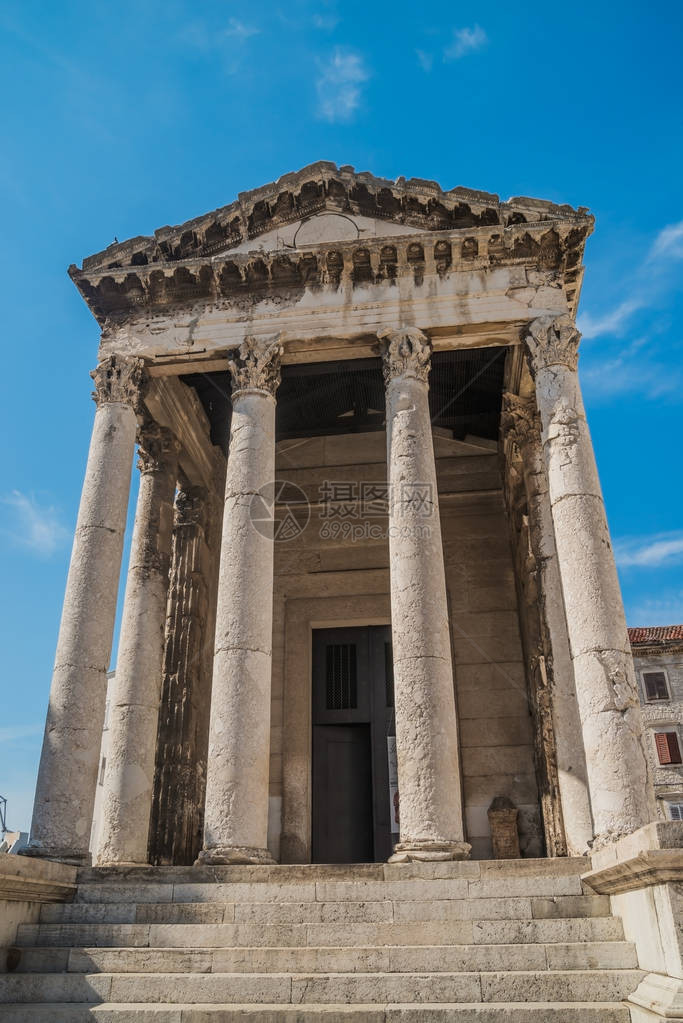 论坛所在地奥古斯都罗马寺庙图片